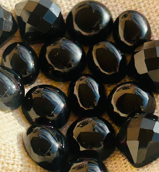 Agate Noire / Onyx : la pierre de force et d’ancrage