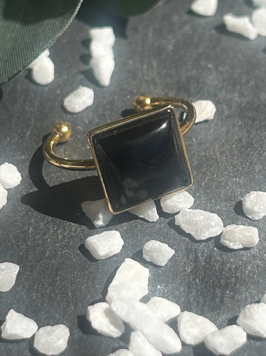 Kaora – Bague Agate Noire / Onyx | Bague réglable | Pierre naturelle protection & ancrage | Bijou acier inoxydable fait main