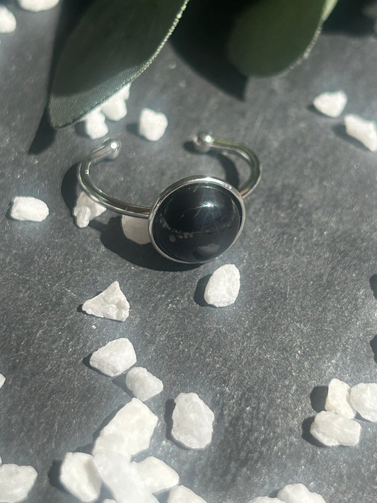 Séléna – Bague Agate Noire / Onyx | Bague réglable | Pierre naturelle protection & ancrage | Bijou acier inoxydable fait main