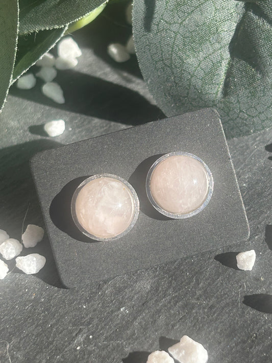 Séléna – Boucles d’oreilles Quartz Rose | Puces en acier inoxydable doré ou argenté | Pierre naturelle amour & douceur | Bijou fait main