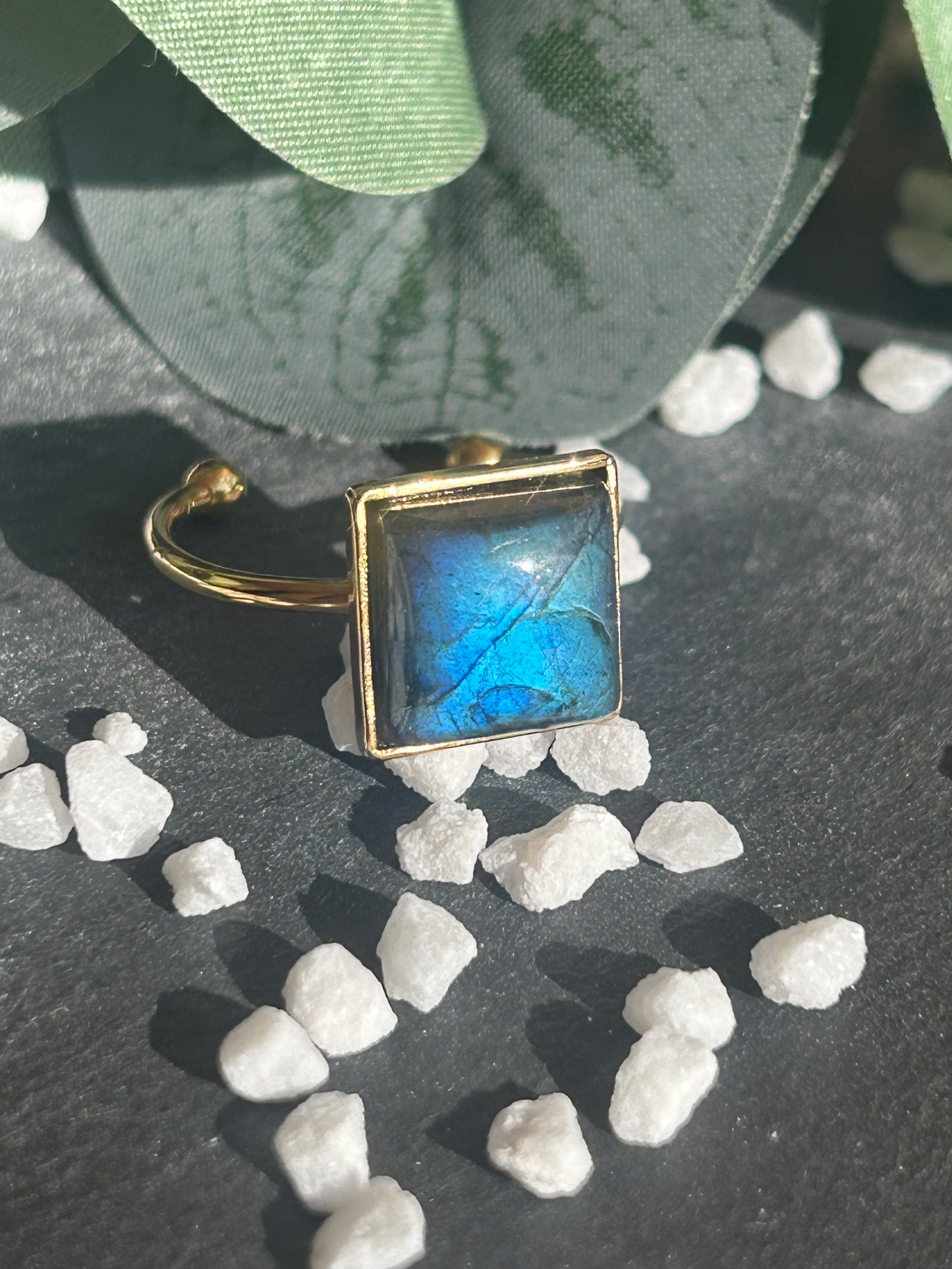 Kaora – Bague Labradorite | Bague réglable | Pierre naturelle protection & intuition | Bijou acier inoxydable fait main