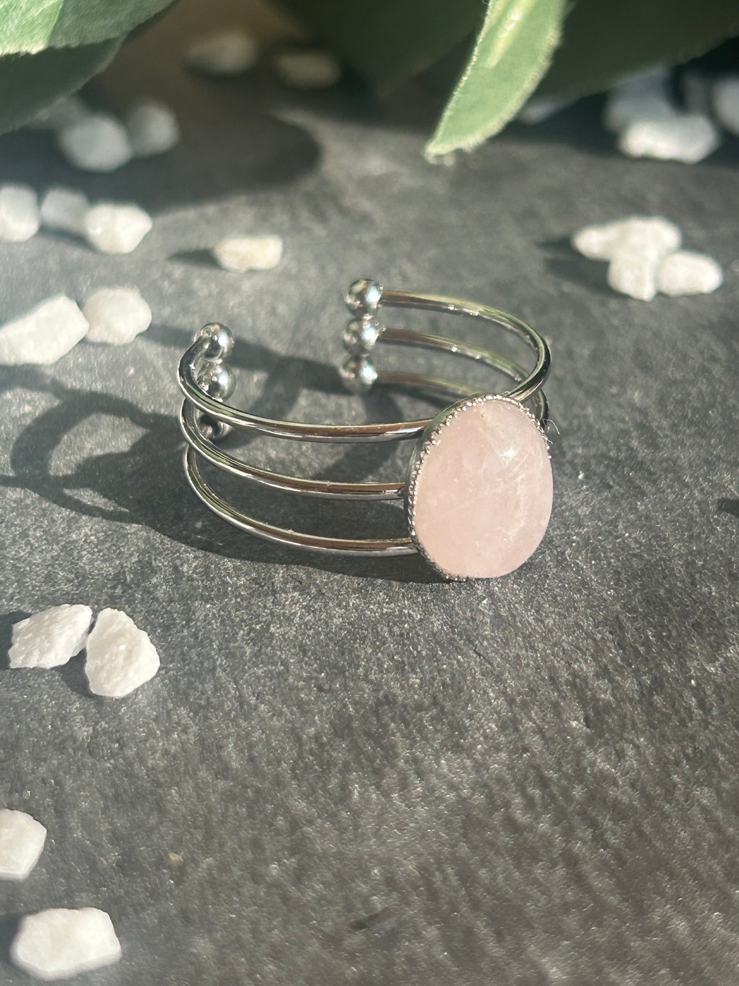 Trinæa – Bague Quartz Rose | Bague réglable | Pierre naturelle amour & douceur | Bijou acier inoxydable fait main