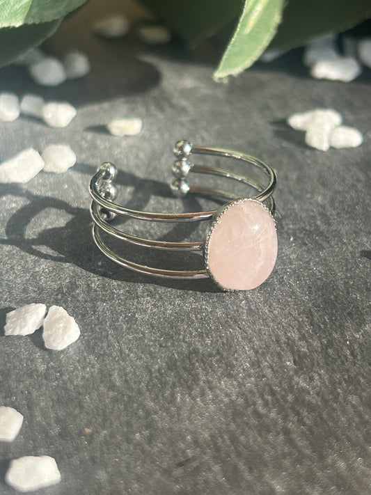 Trinæa – Bague Quartz Rose | Bague réglable | Pierre naturelle amour & douceur | Bijou acier inoxydable fait main