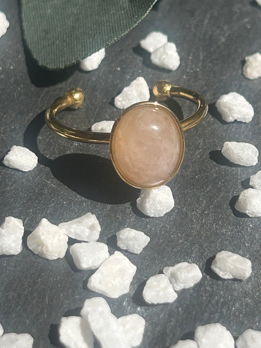 Thémis – Bague Quartz Rose | Bague réglable | Pierre naturelle amour & douceur | Bijou acier inoxydable fait main