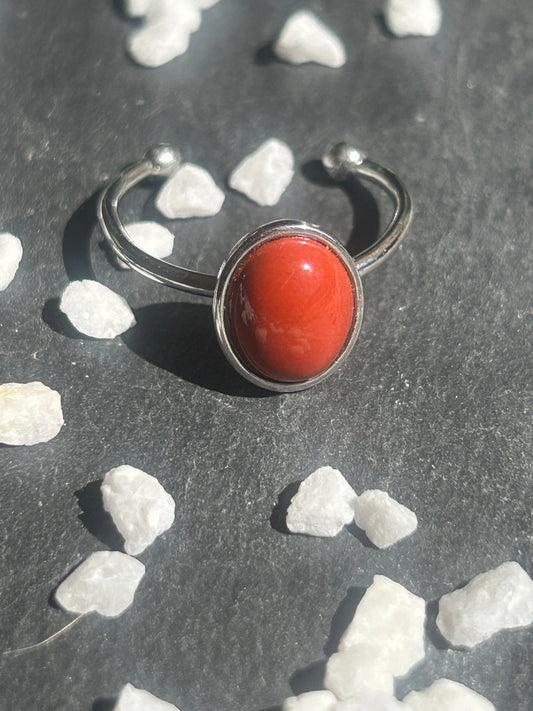 Thémis – Bague Jaspe Rouge | Bague réglable | Pierre naturelle vitalité & ancrage | Bijou acier inoxydable fait main