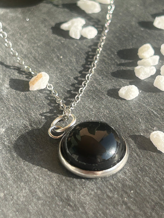 Séléna – Collier Agate Noire / Onyx | Pierre naturelle protection & ancrage | Bijou acier inoxydable fait main