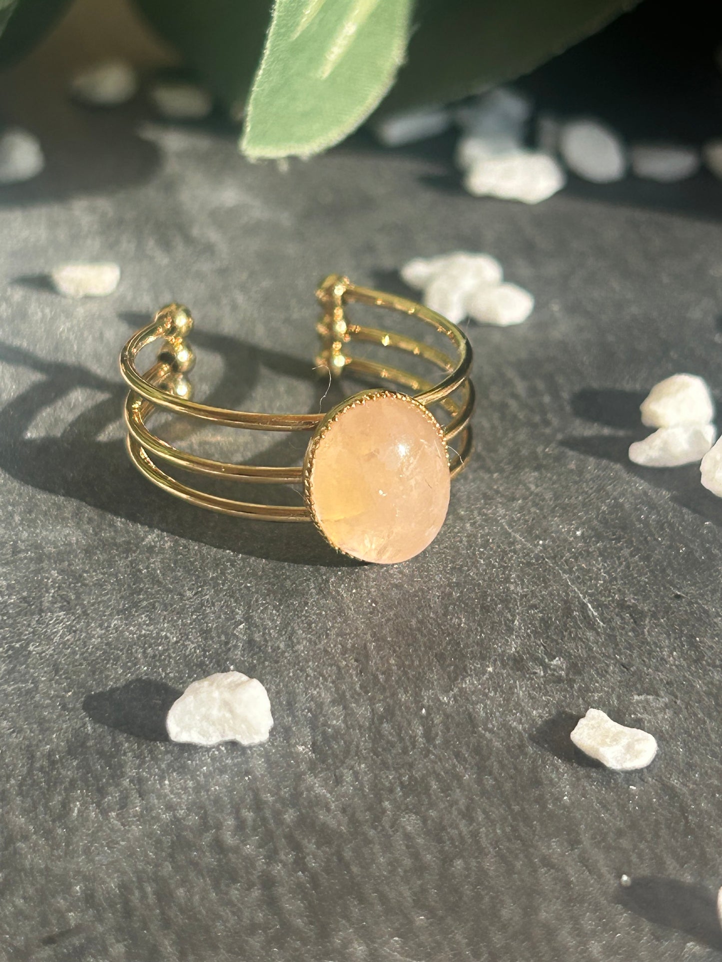 Trinæa – Bague Quartz Rose | Bague réglable | Pierre naturelle amour & douceur | Bijou acier inoxydable fait main