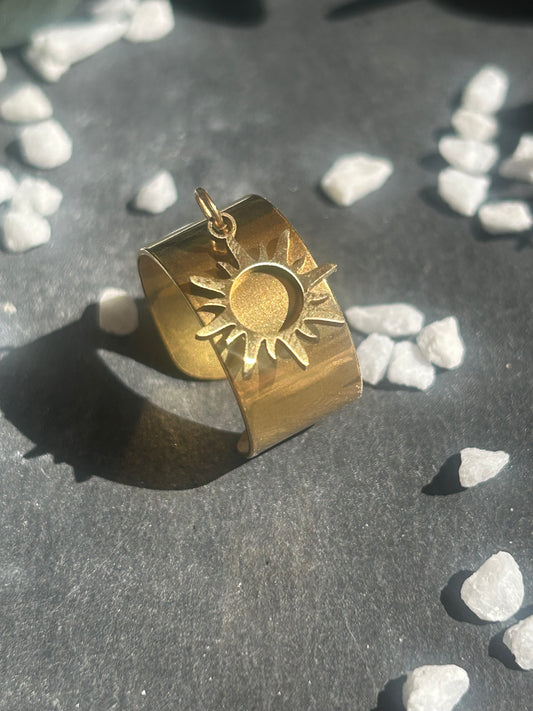 Solaris – Bague Breloque soleil | Bague réglable | Bijou acier inoxydable fait main