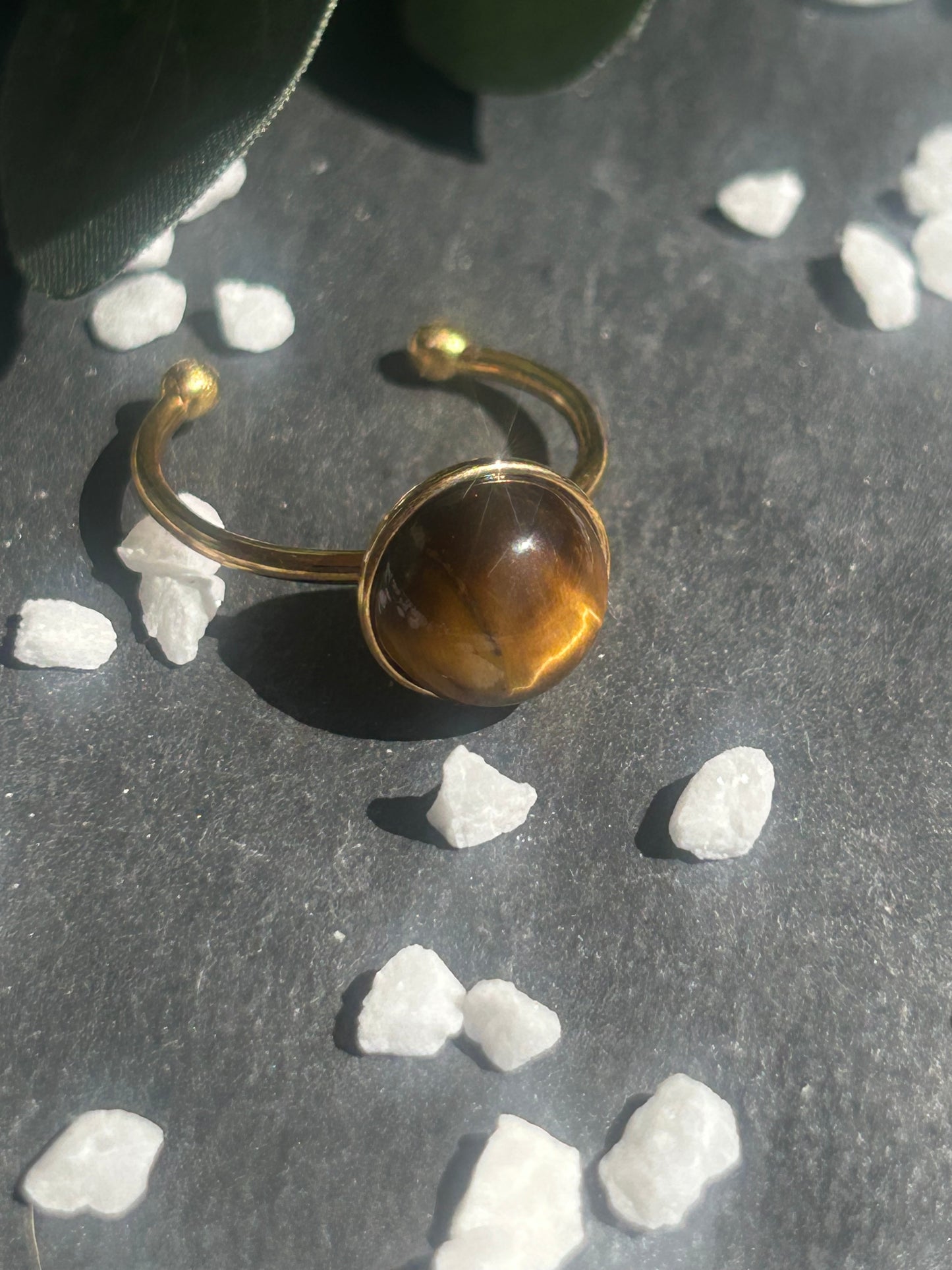 Séléna – Bague Œil de Tigre | Bague réglable | Pierre naturelle force & clarté | Bijou acier inoxydable fait main