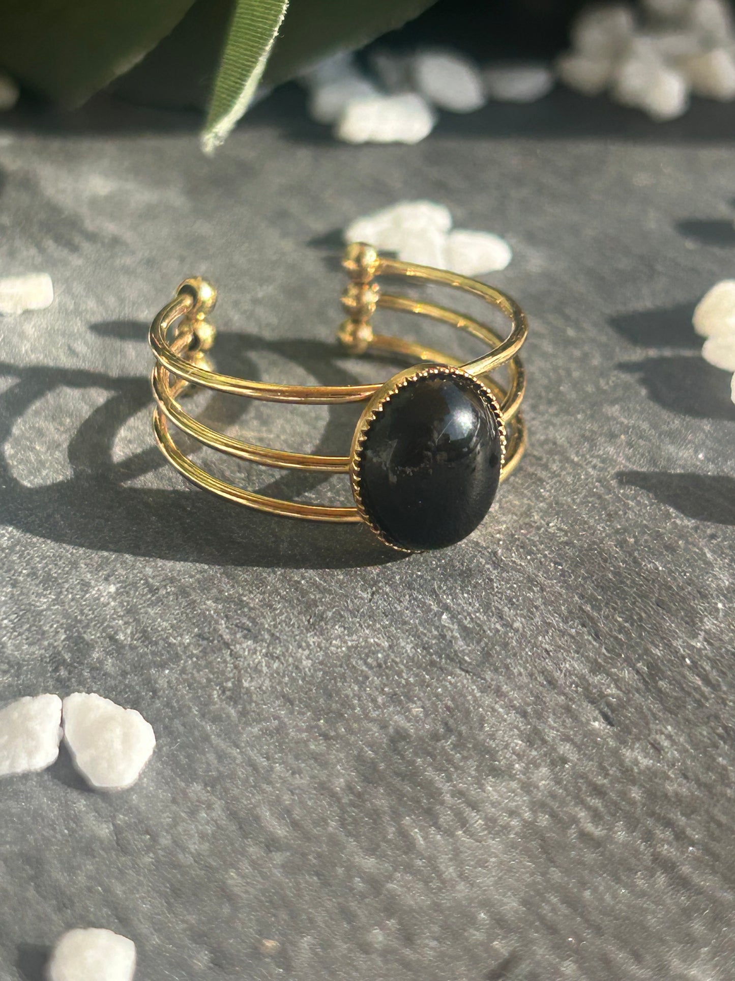 Trinæa – Bague Agate Noire / Onyx | Bague réglable | Pierre naturelle protection & ancrage | Bijou acier inoxydable fait main