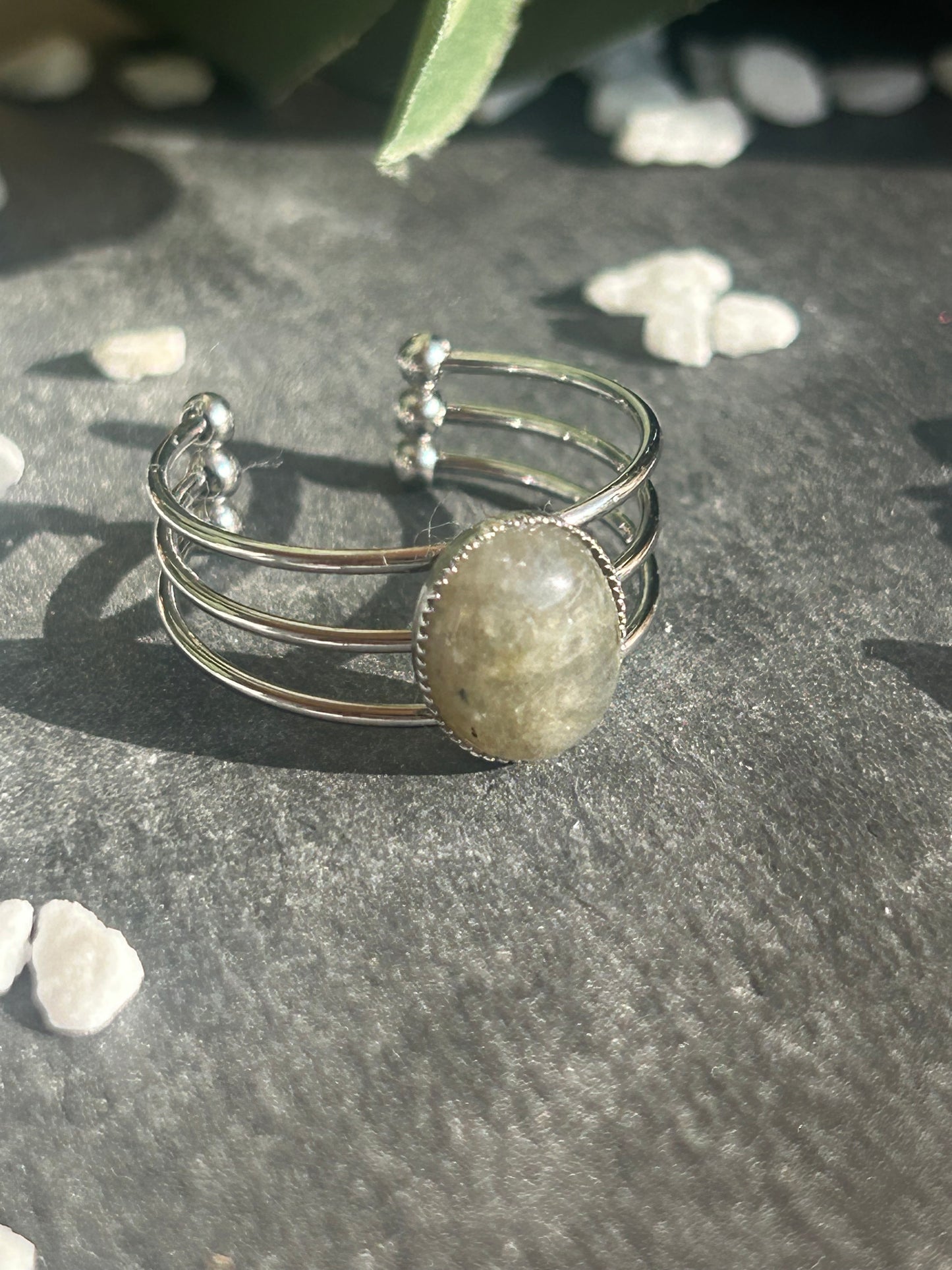Trinæa – Bague Labradorite | Bague réglable | Pierre naturelle protection & intuition | Bijou acier inoxydable fait main