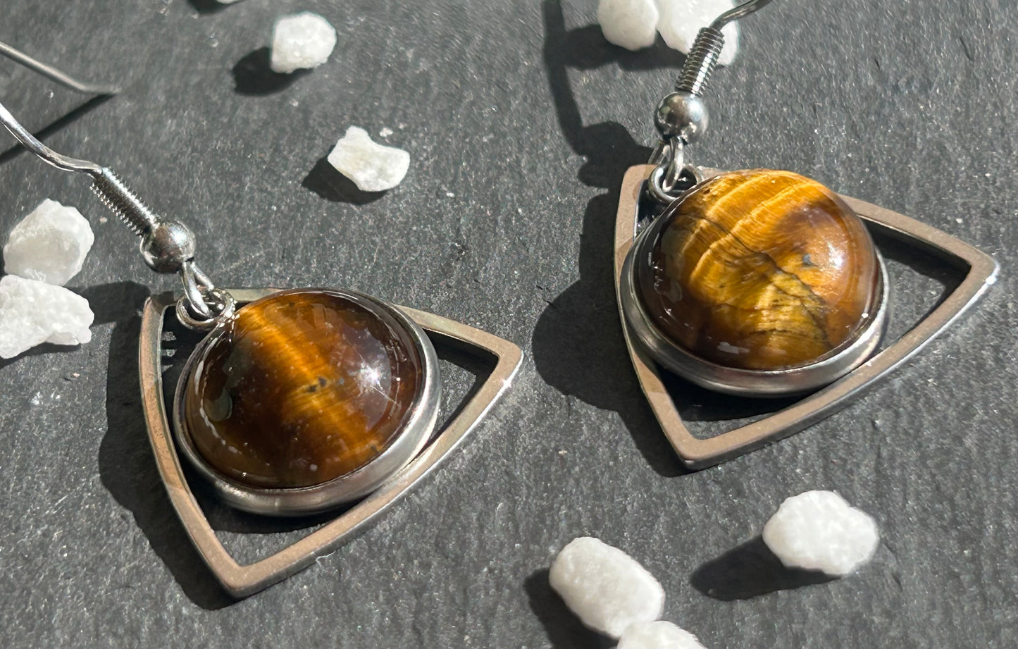 Aeltria – Boucles d’oreilles pierre naturelle | Bijou géométrique argenté | Bijou acier inoxydable fait main