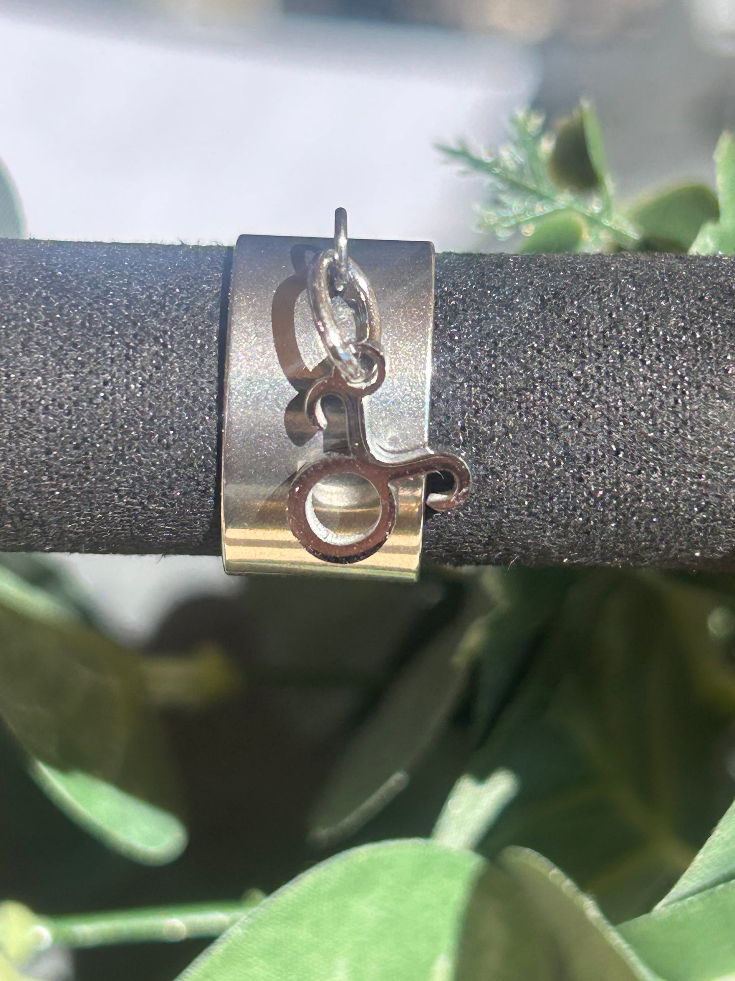Cassiopée – Bague Signe Astrologique | Bague réglable avec breloque zodiaque | Bijou acier inoxydable fait main