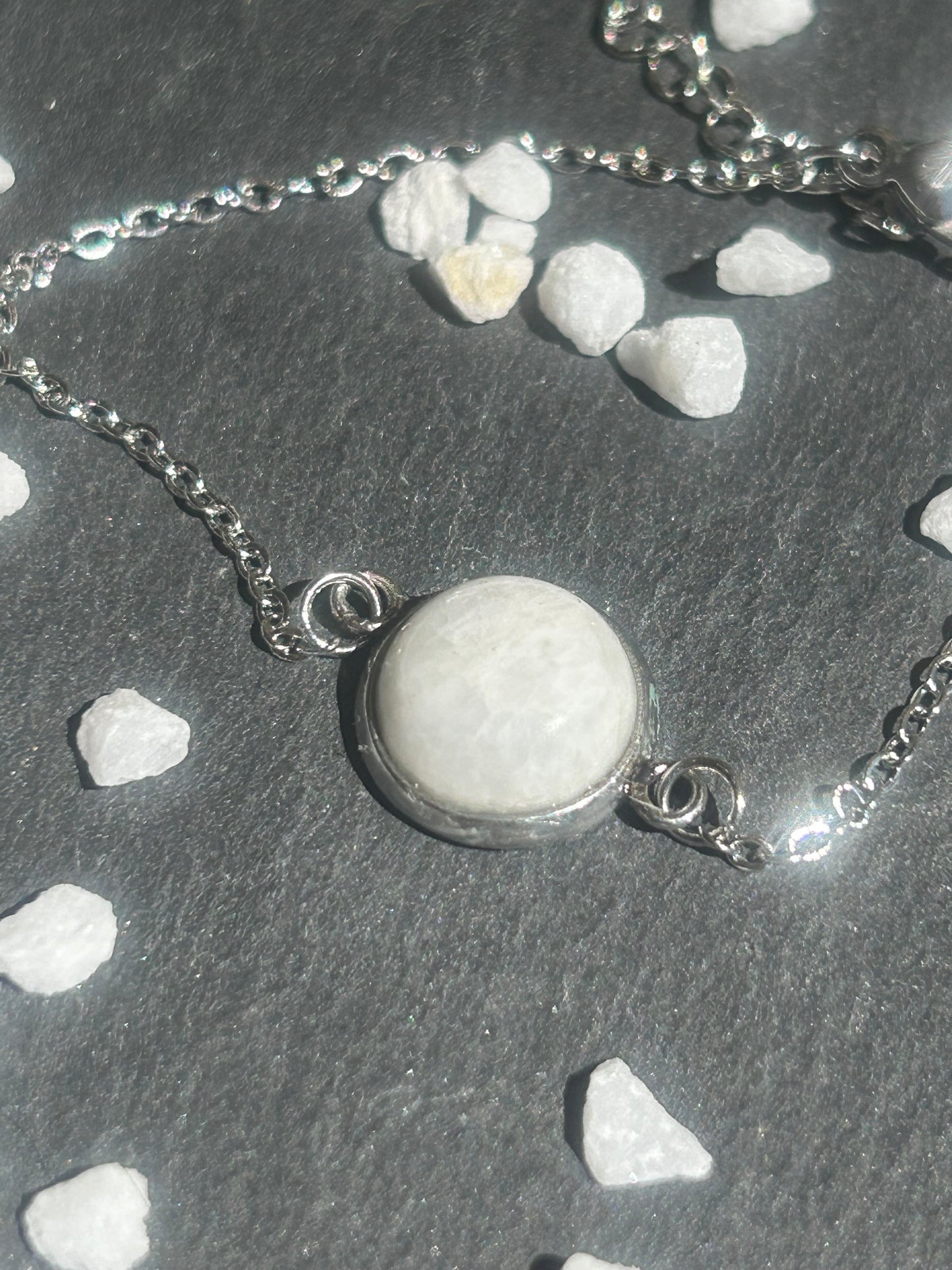 Séléna – Bracelet Pierre de Lune | Bracelet réglable | Pierre naturelle féminité & intuition | Bijou acier inoxydable fait main